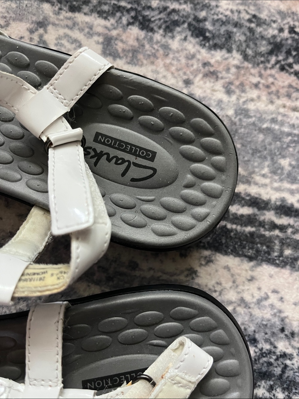 Women’s White Strappy Comfort Sandals - Picture 5 of 6